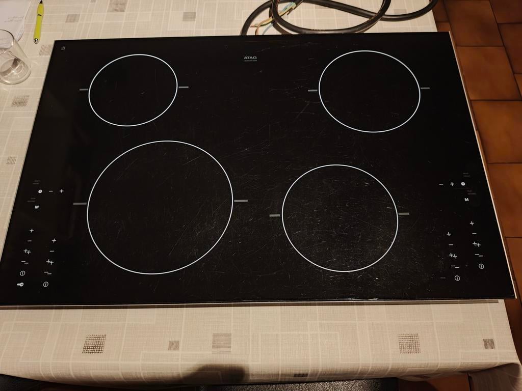 Atag inductiekookplaat 77cm breed HI7071AUU A01, Elektronische apparatuur, Kookplaten, Ophalen, Gebruikt, 4 kookzones, Inbouw