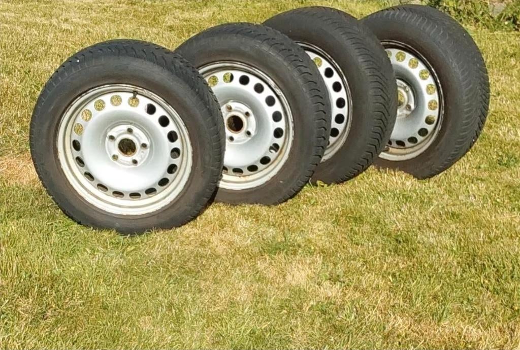 Jantes Golf 7 avec des pneus hiver 205/55-16, Pneus et Jantes, Pneus hiver, 16 pouces, 205 mm