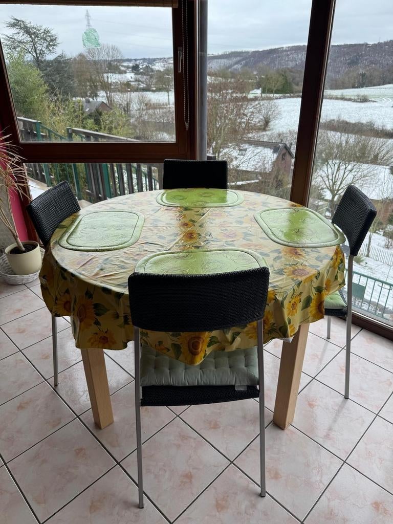 Table a petit prix!, Maison & Meubles, Enlèvement