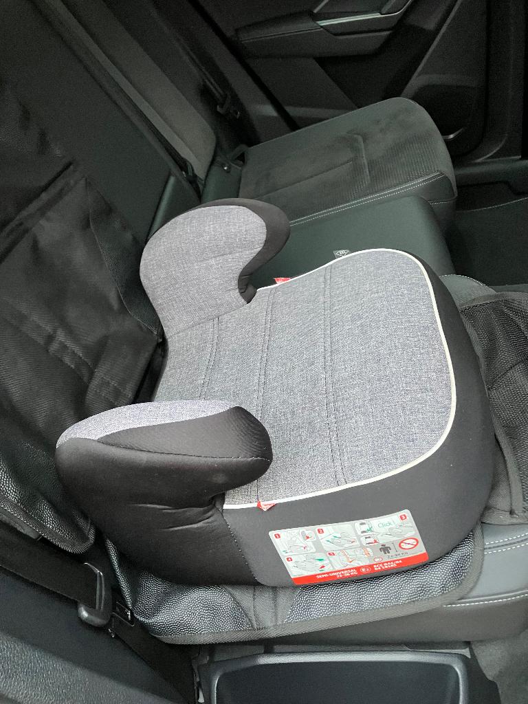 Autozitje met zetel en voet beschermer, Kinderen en Baby's, Autostoeltjes, 22 t/m 36 kg, Zo goed als nieuw, Isofix, Ophalen