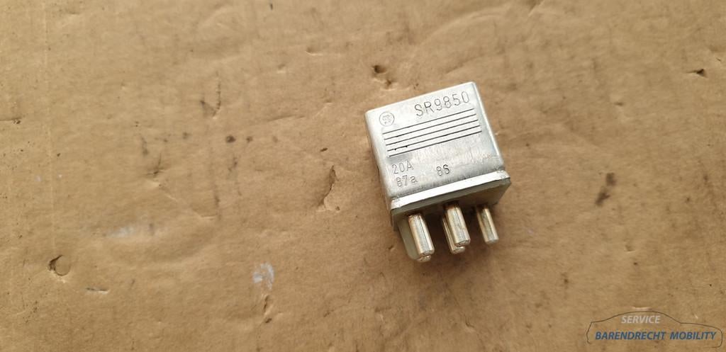 Airco relais W126 Mercedes S klasse 0015420219 origineel geb, Gebruikt, Mercedes-Benz AG, Mercedes-Benz, Mercedesstrasse 120
70372  Stuttgart, DE
