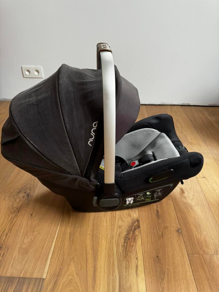Nuna Pipa Next autostoel + base, Ophalen, Gebruikt, Kinderwagen