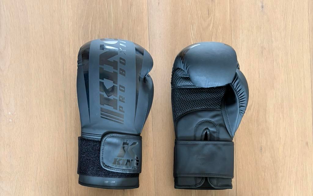 Kickboks King Pro Boxing handschoenen, Sport en Fitness, Ophalen, Zo goed als nieuw
