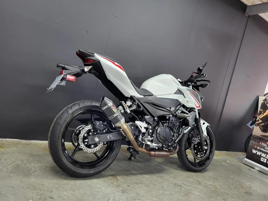 Kawasaki Z 400 speelse en lichte naked (bj 2024), Motoren, Bedrijf, Overig, 12 t/m 35 kW