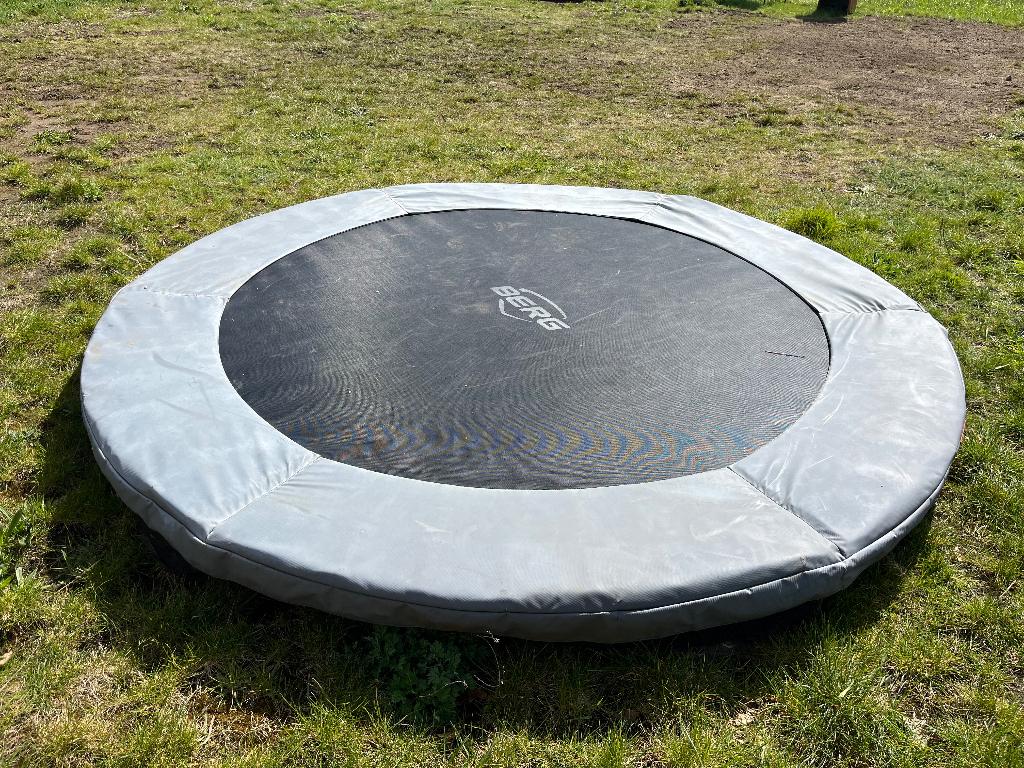 Berg inground Trampoline 270 cm, Ophalen, Gebruikt