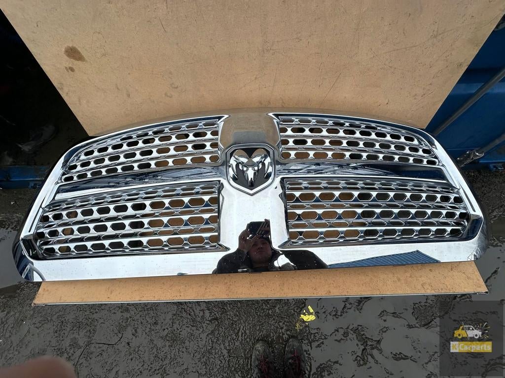 fausse calandre pour Dodge RAM IV 1500 Laramie, Autos : Pièces & Accessoires, Taurusavenue 1
2132 LS  Hoofddorp, NL, Stellantis N.V.