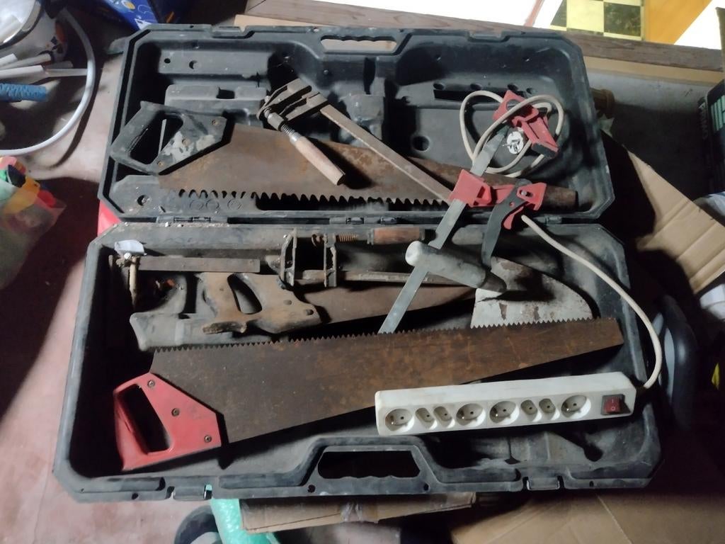 Gereedschap met doos, Ophalen