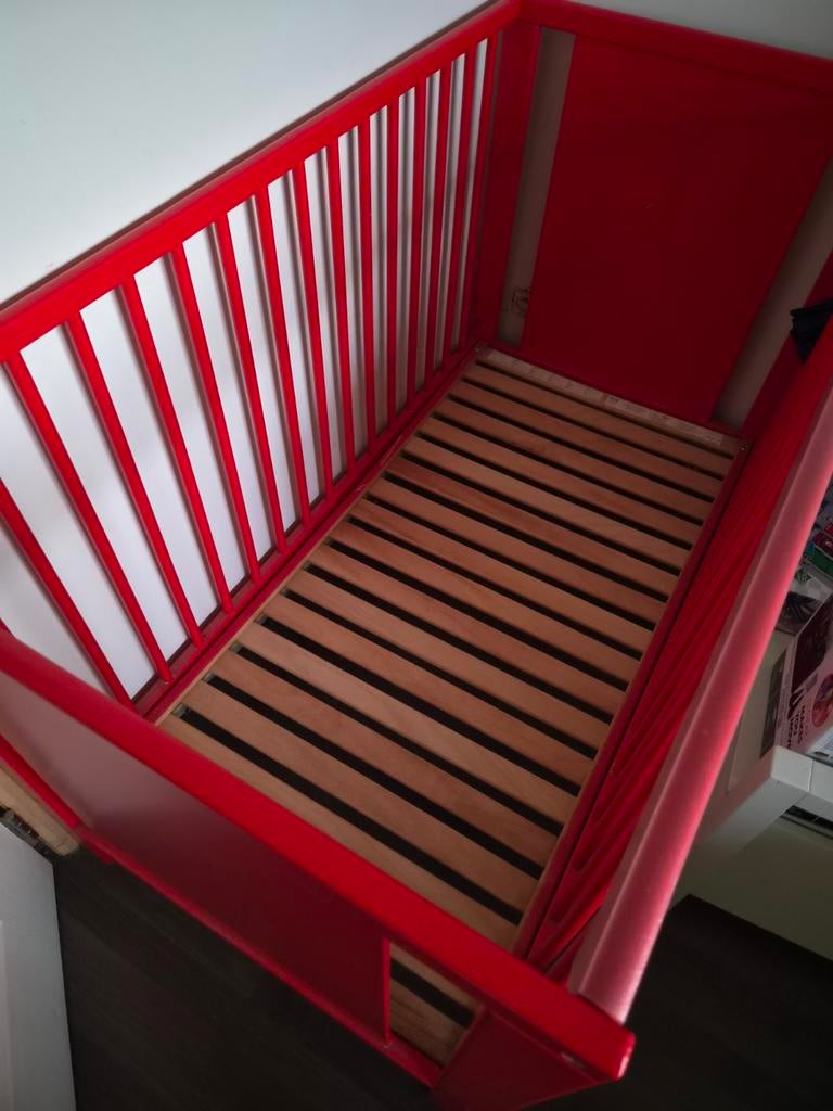 Babybed + matras, Kinderen en Baby's, Ophalen, Lattenbodem