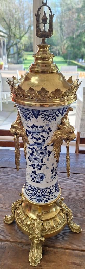 Vase bleu de Delft ancien avec ornements en bronze doré, Antiquités & Art, Enlèvement ou Envoi