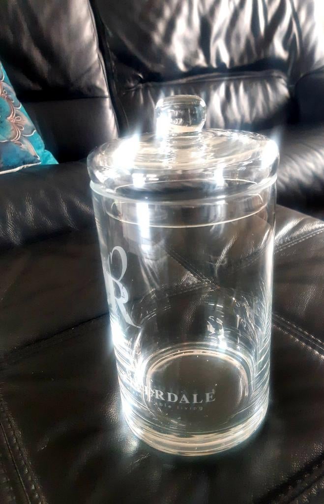 Bocal de rangement en verre, Enlèvement