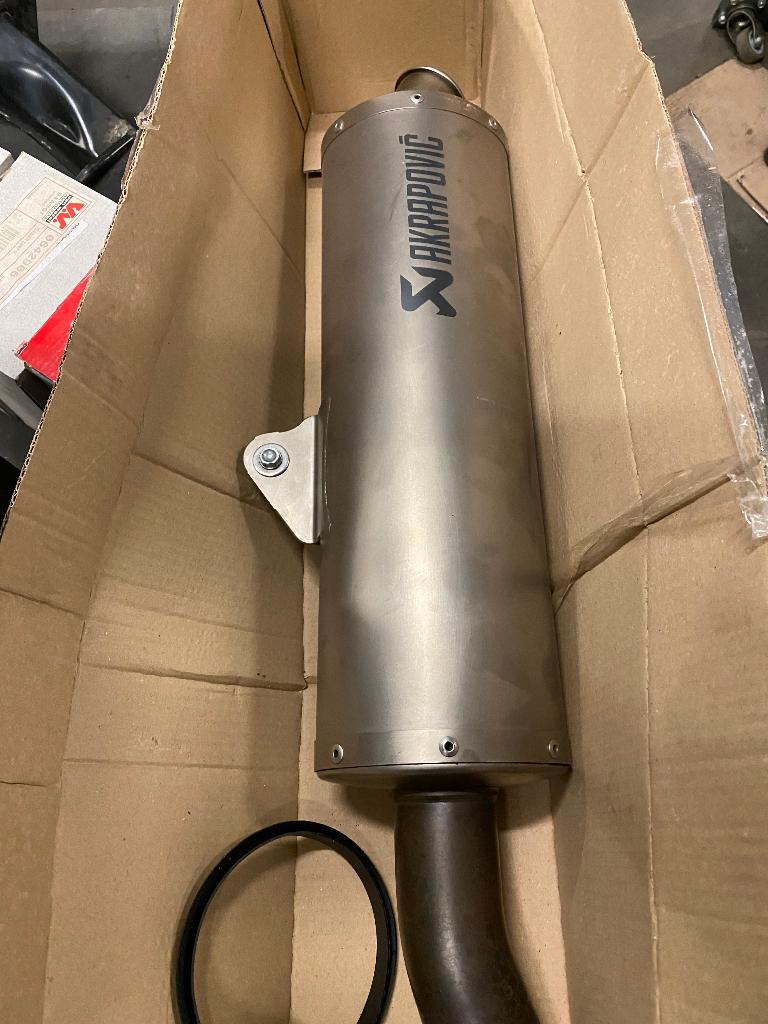 Akrapovic  Titanium BMW F800R & F800GT, Motoren, Onderdelen | BMW, Ophalen of Verzenden, Gereviseerd