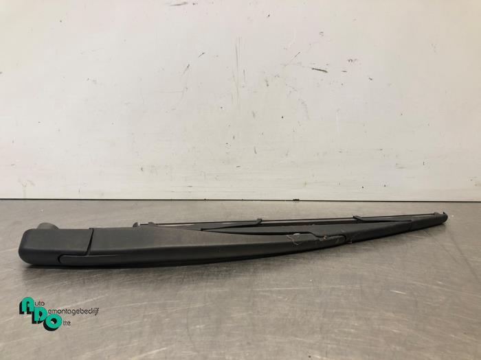 Bras essuie-glace arrière d'un Peugeot 208 (208 12-), Autos : Pièces & Accessoires, Vitres & Accessoires, Peugeot, Utilisé, 3 mois de garantie