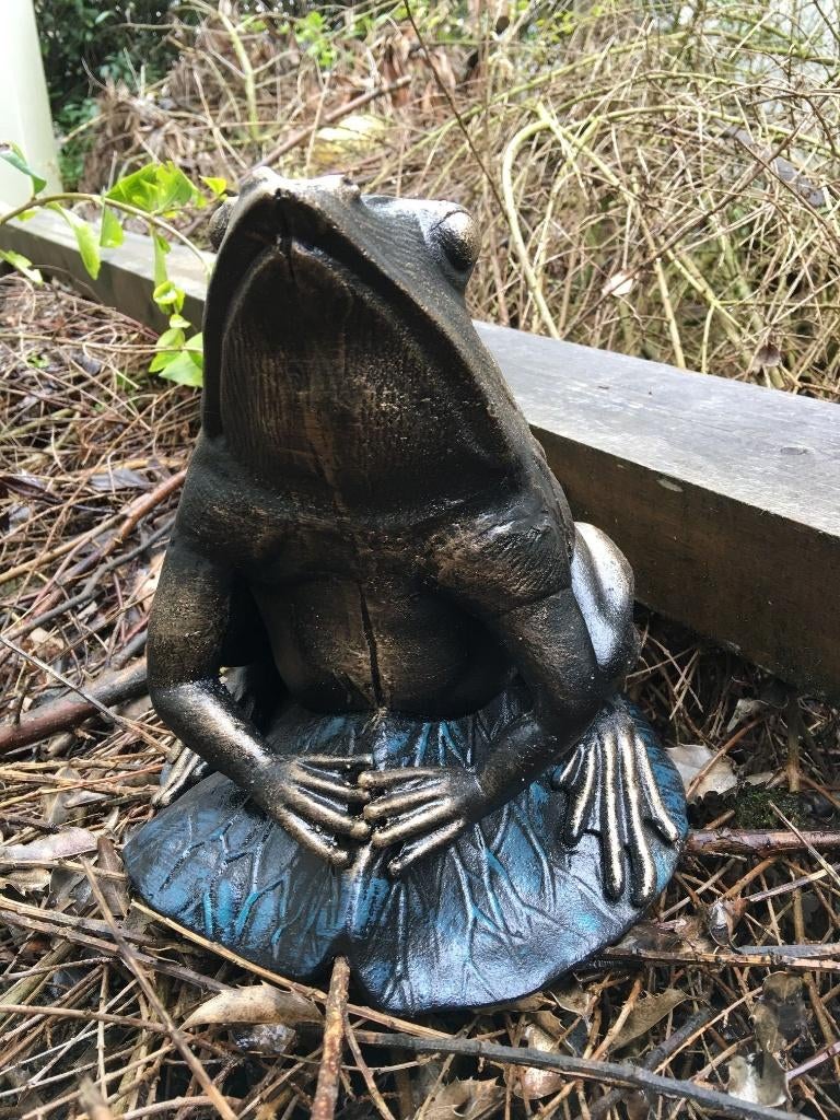 grande grenouille de couleur bronze, pleine de fonte ! !, Antiquités & Art, Enlèvement ou Envoi