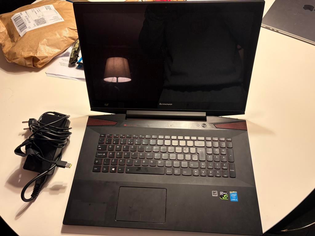 Lenovo Y70-70 80DU Touch, 17 pouces ou plus, Avec écran tactile, 3 à 4 Ghz, Utilisé