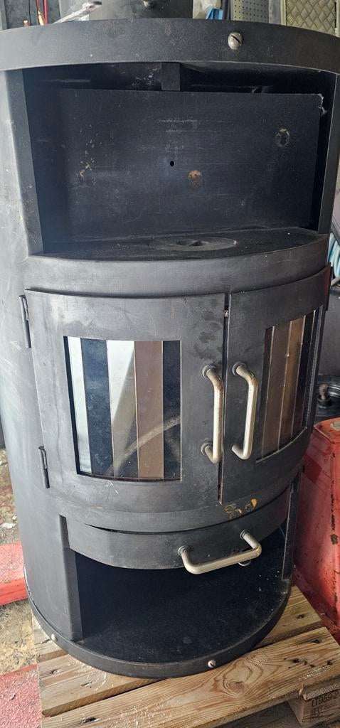Poêle à bois., Enlèvement, Bois, Poêle à bois