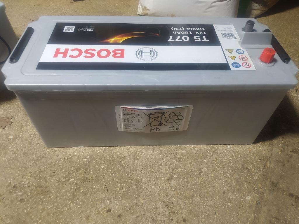 Batterie neuve Bosch 12V 180Ah, Autos : Pièces & Accessoires, Batteries & Accessoires, Enlèvement, Neuf