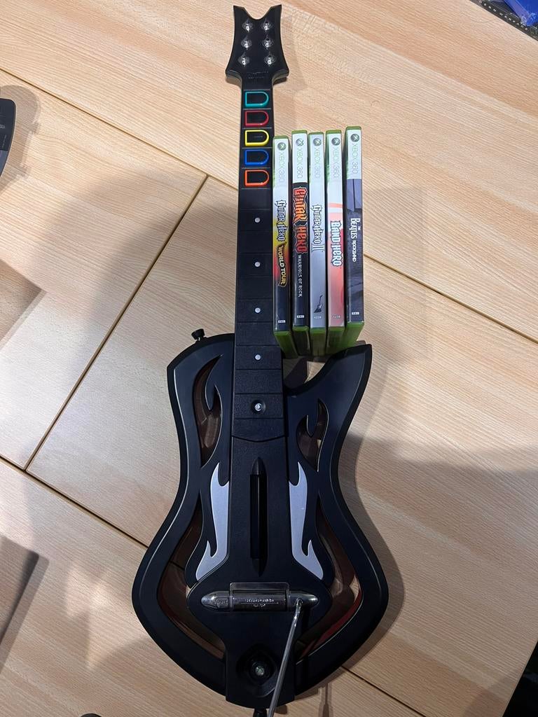 Guitar hero pakket xbox360, Games en Spelcomputers, Ophalen, Zo goed als nieuw