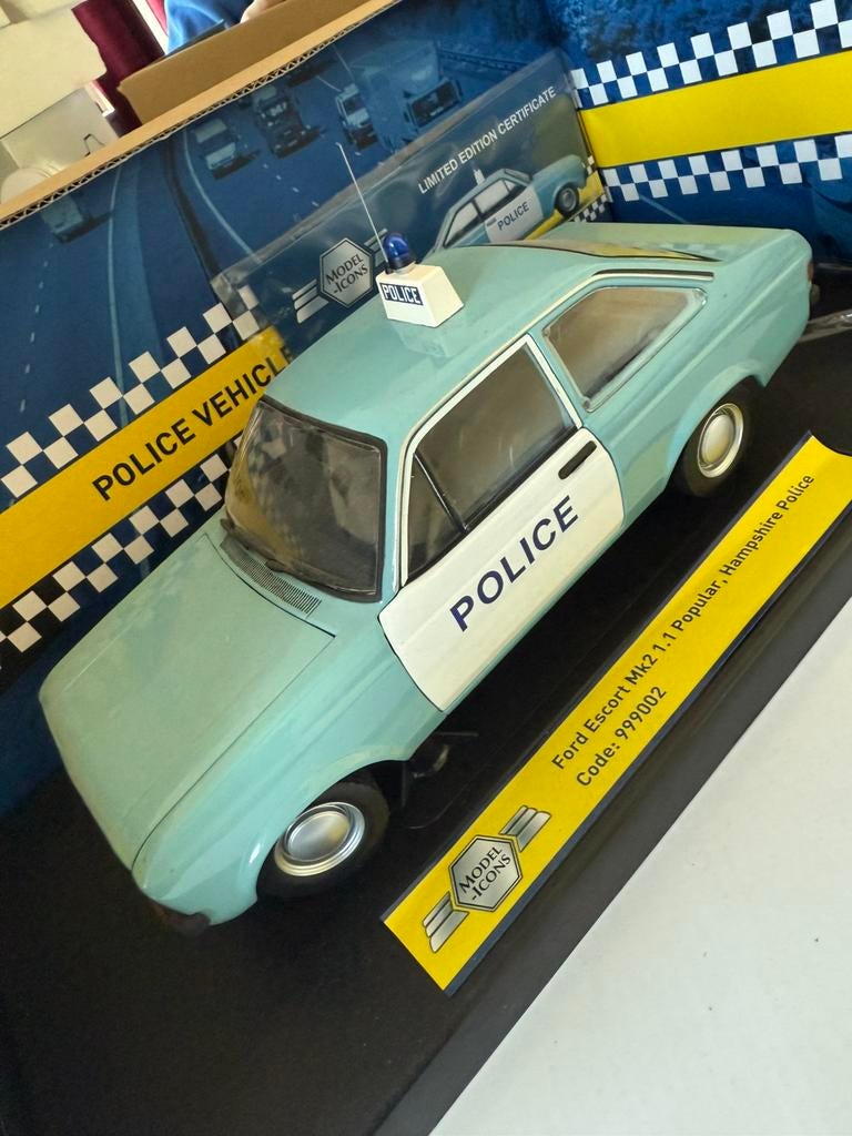 1/18 ford escort mk2 police, Hobby en Vrije tijd, Modelauto's | 1:18, Ophalen, Zo goed als nieuw
