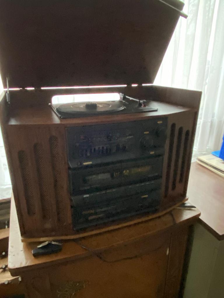 Platen speler met radio, cd en cassette., Ophalen