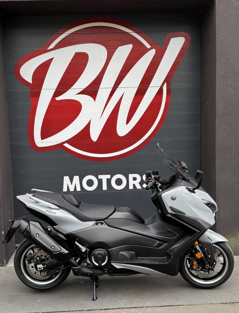 Yamaha TMAX Tech Max Ceramic Grey @ BW Motors Mechelen