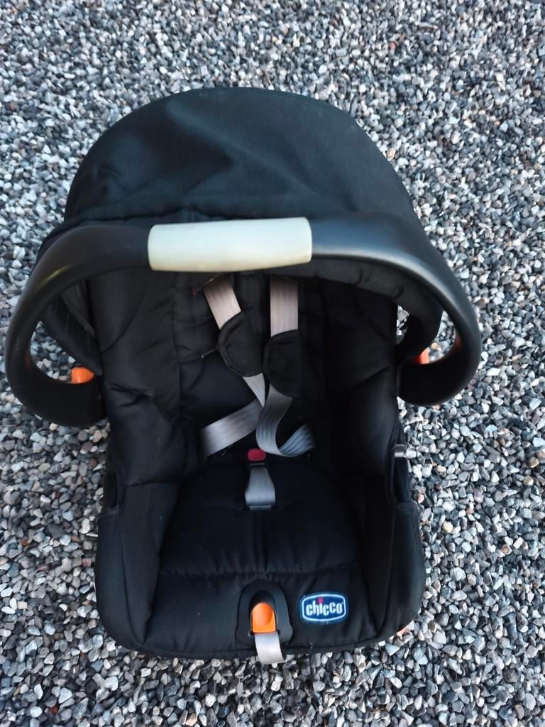 Cosy chicco noir, Enlèvement, Utilisé, Chicco