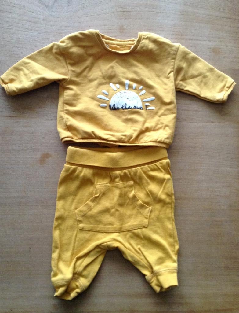 Ensemble bébé 1 mois, Enfants & Bébés, Enlèvement ou Envoi, Comme neuf, Garçon, Ensemble