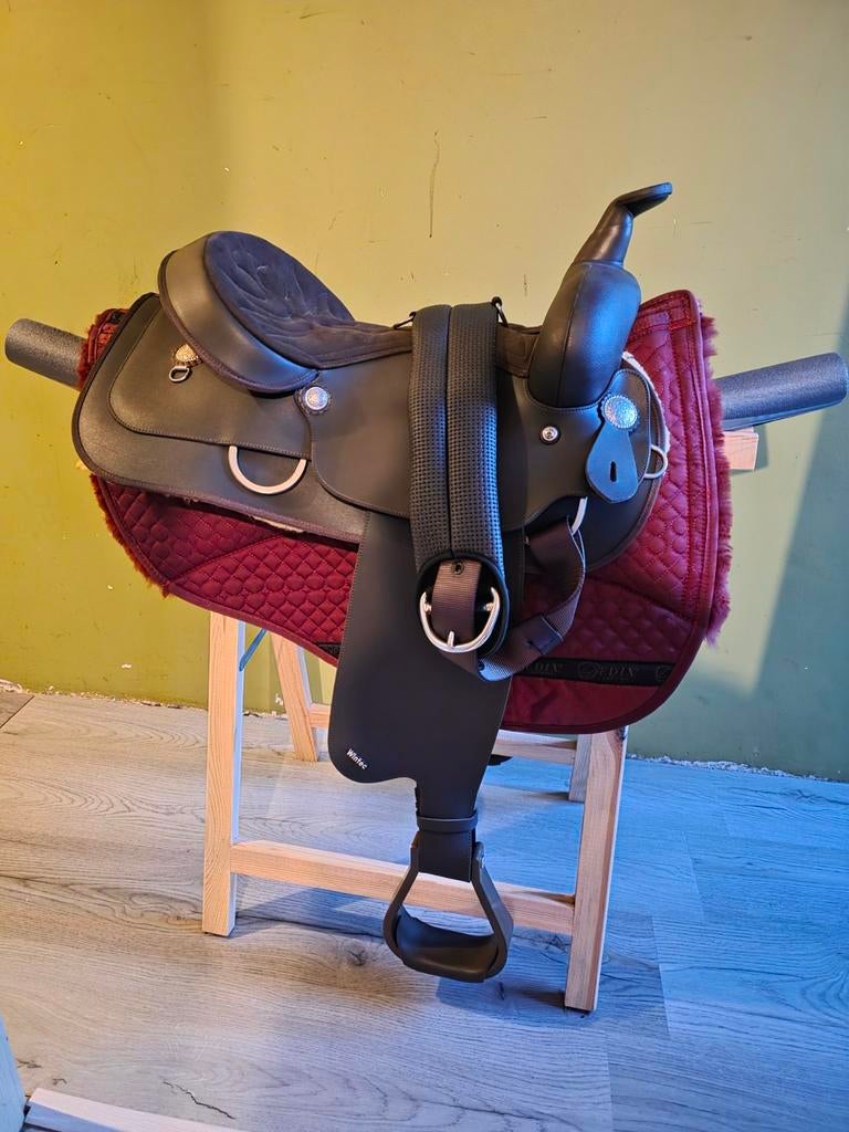 Wintec SQ 16 inch Te koop, Dieren en Toebehoren, Ophalen