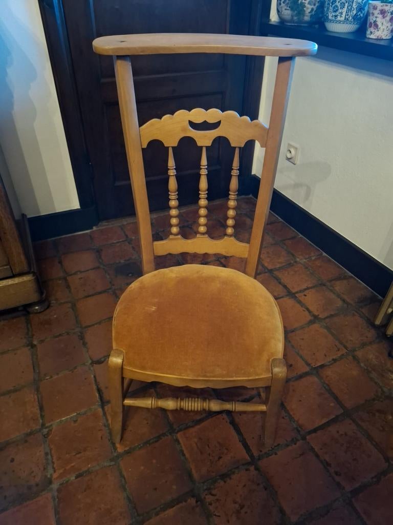 Oude bidstoel, Enlèvement