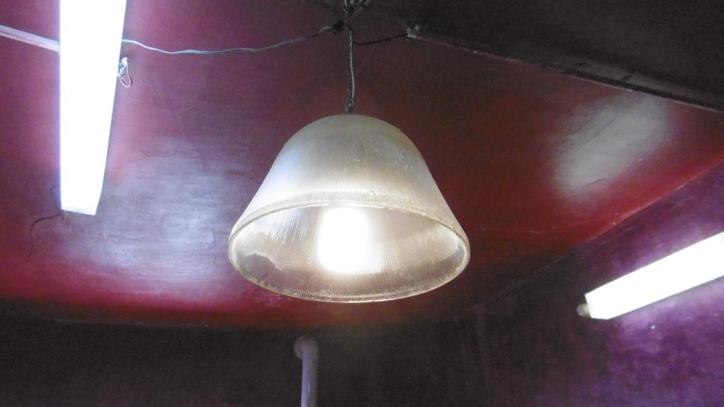 suspension holophane massive, Antiquités & Art, Enlèvement