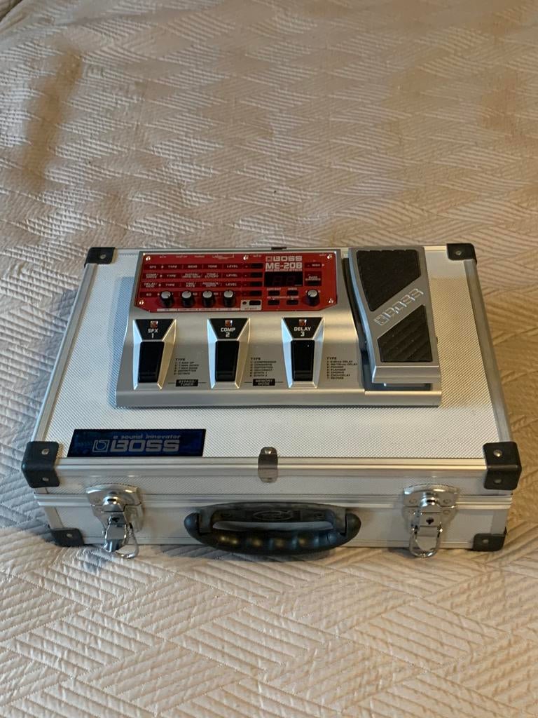 Effectenpedaal voor basgitaar, Muziek en Instrumenten, Ophalen, Zo goed als nieuw