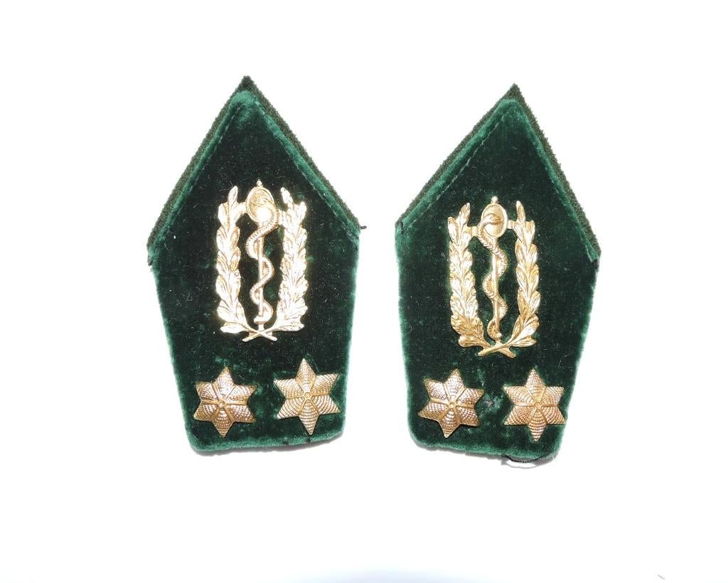 WWII ABBL Anciens coins cols OFFICIER MEDECIN PHARMACIEN, Collections, Objets militaires | Seconde Guerre mondiale, Autres, Enlèvement ou Envoi