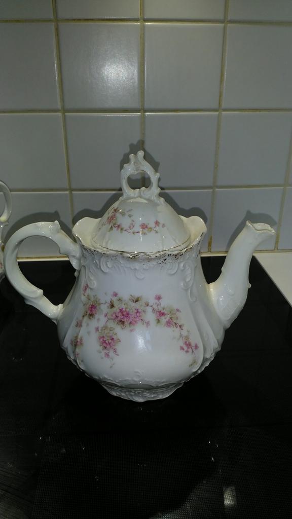 Oud koffie en thee servies, Ophalen