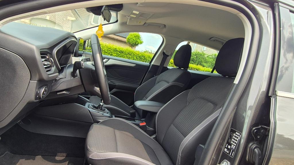 Ford Focus 1.0 100pk Benzine absolute nieuwstaat!, Auto's, Stof, 4 cilinders, Bedrijf, 5 deurs
