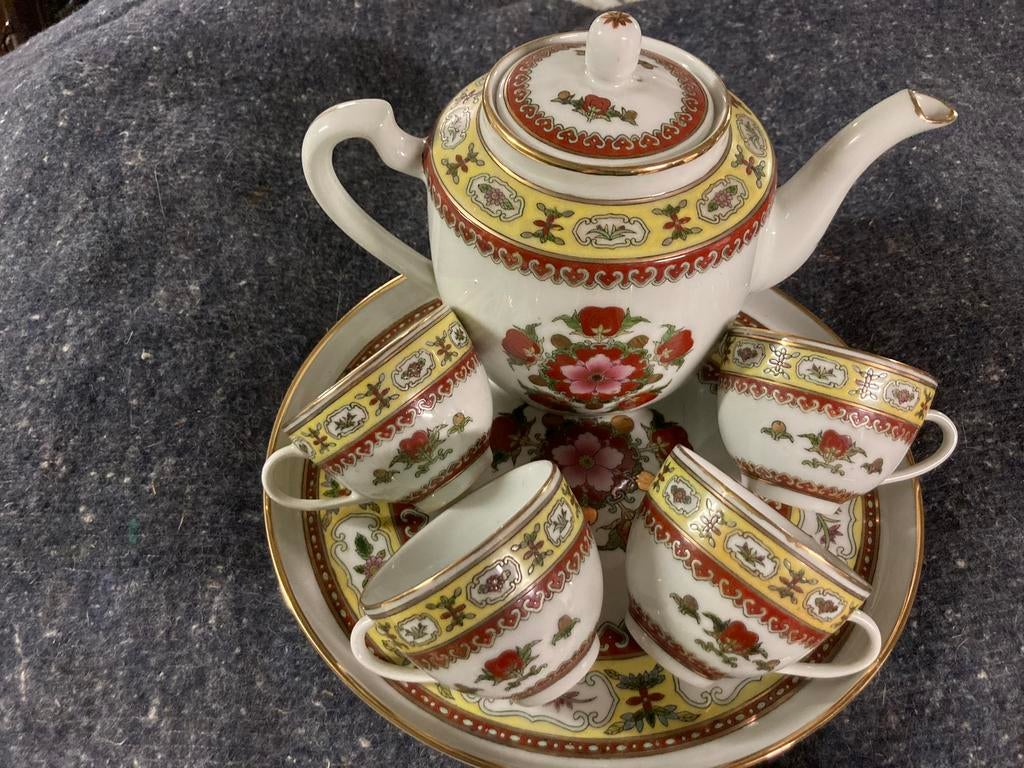Thee pot servies, Ophalen
