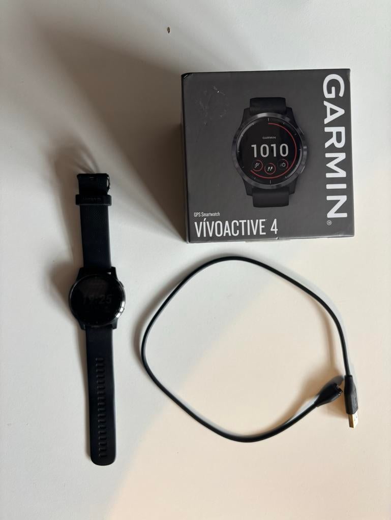 Garmin Vivoactive 4, Étanche, Comme neuf, Enlèvement, GPS