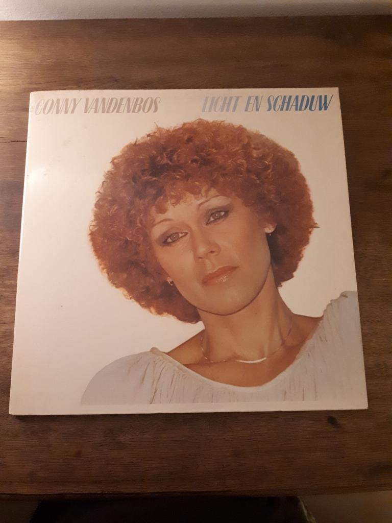 Conny VanDenBos - Licht en Schaduw, Ophalen of Verzenden, Zo goed als nieuw