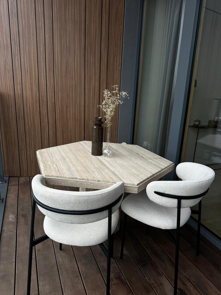 Table de salle à manger octogonale vintage en travertin, Maison & Meubles, Enlèvement, Comme neuf