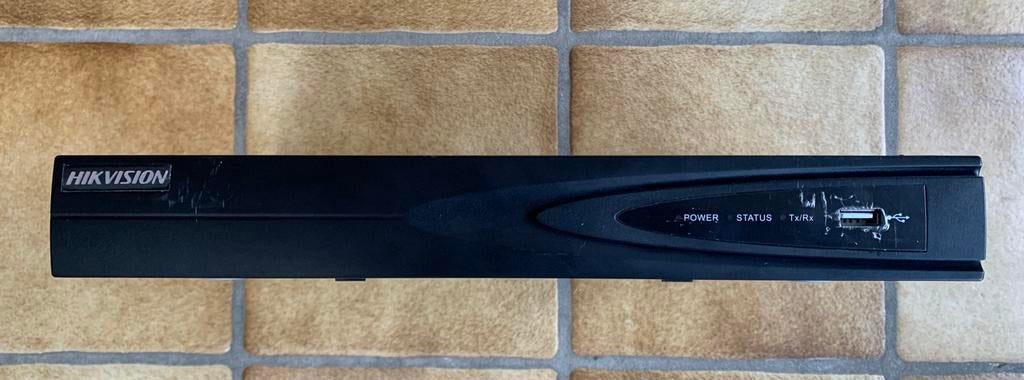 NVR Hikvision DS-7604NI-K1-4P, Enlèvement ou Envoi, Utilisé