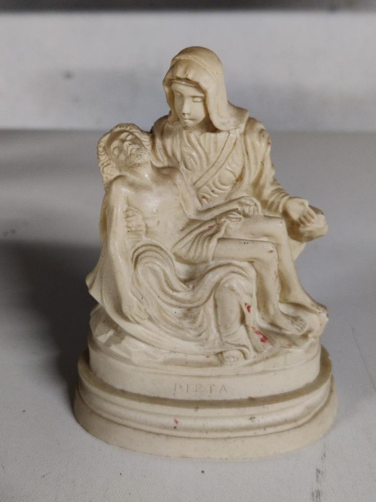 Porseleinen beeldje "Pieta" - A. Giannetti.- Italy, Ophalen of Verzenden, Gebruikt