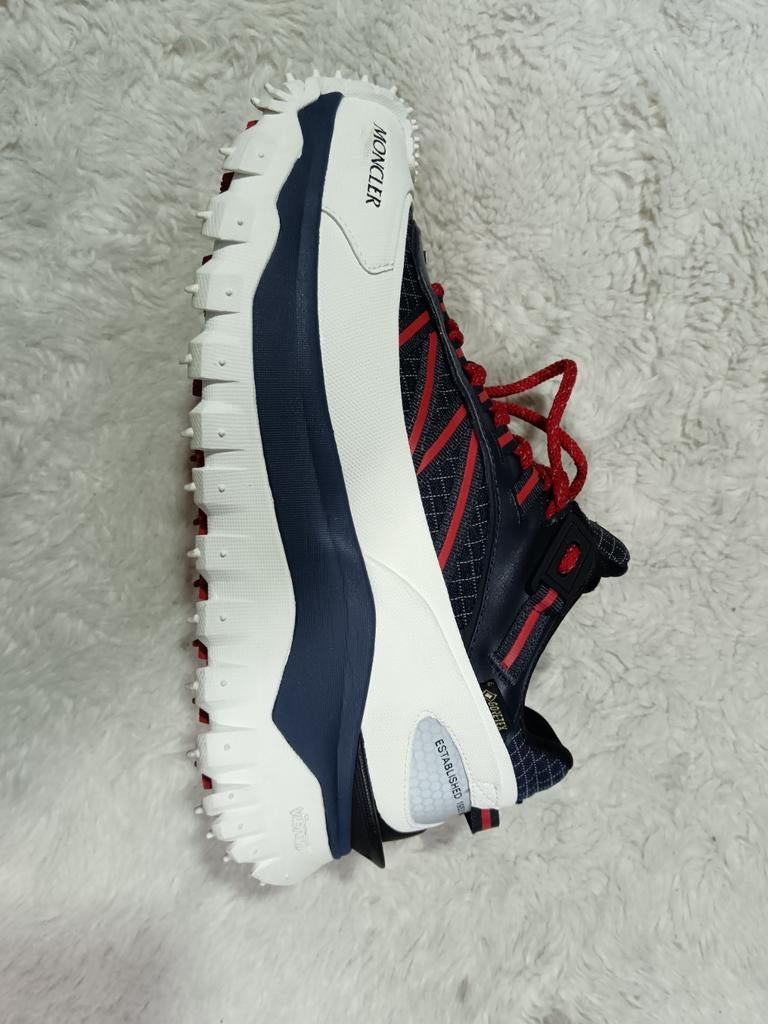 Bottes Moncler Trailgrip GORE-TEX Low – Blue / White / Red, Kleding | Heren, Schoenen, Ophalen of Verzenden, Nieuw, Blauw