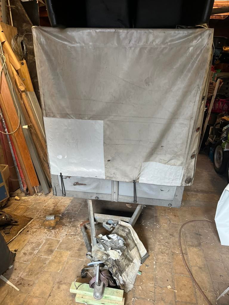 Te koop gesloten trailer 750 kg enkel as, Ophalen, Gebruikt