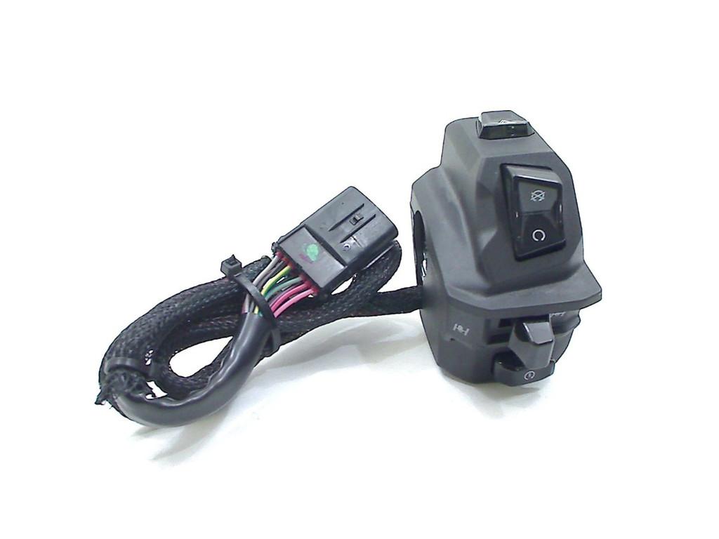 STUURSCHAKELAAR RECHTS Piaggio MP3 530 (1D003732), Dhr. S. di Majo, Gebruikt, Info@cama-motorparts.nl, P.J. Troelstraweg 8 8
3144 CX  MAASSLUIS, NL