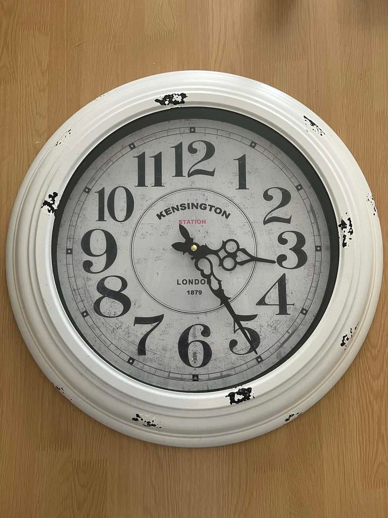 Wand klok, Ophalen of Verzenden, Zo goed als nieuw