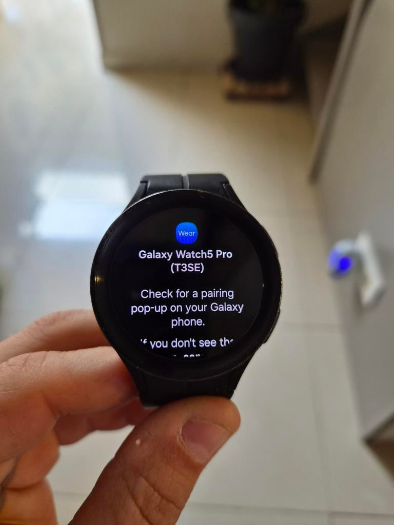 Samsung galaxy watch 5 Pro + case, Handtassen en Accessoires, Smartwatches, Ophalen, Zwart, Zo goed als nieuw, Samsung galaxy watch