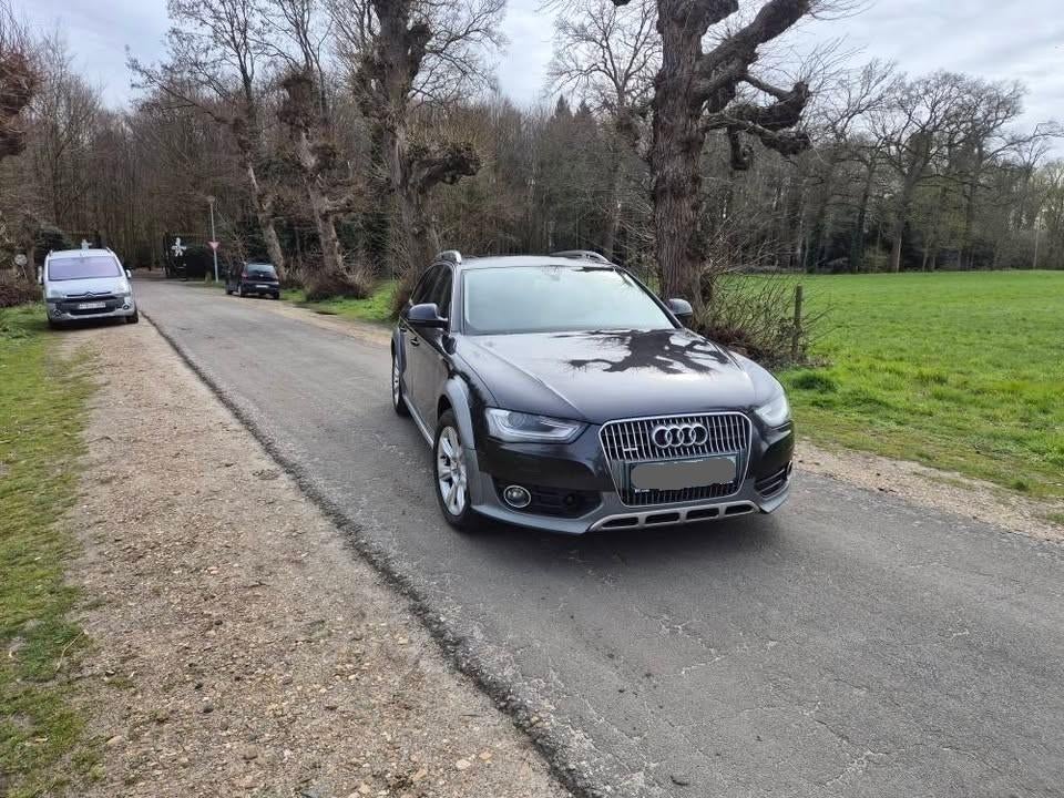 Audi A4 Allroad 2.0 Essence — 2012 — Automatique, Autos, Audi, Argent ou Gris, Beige, Entreprise, A4