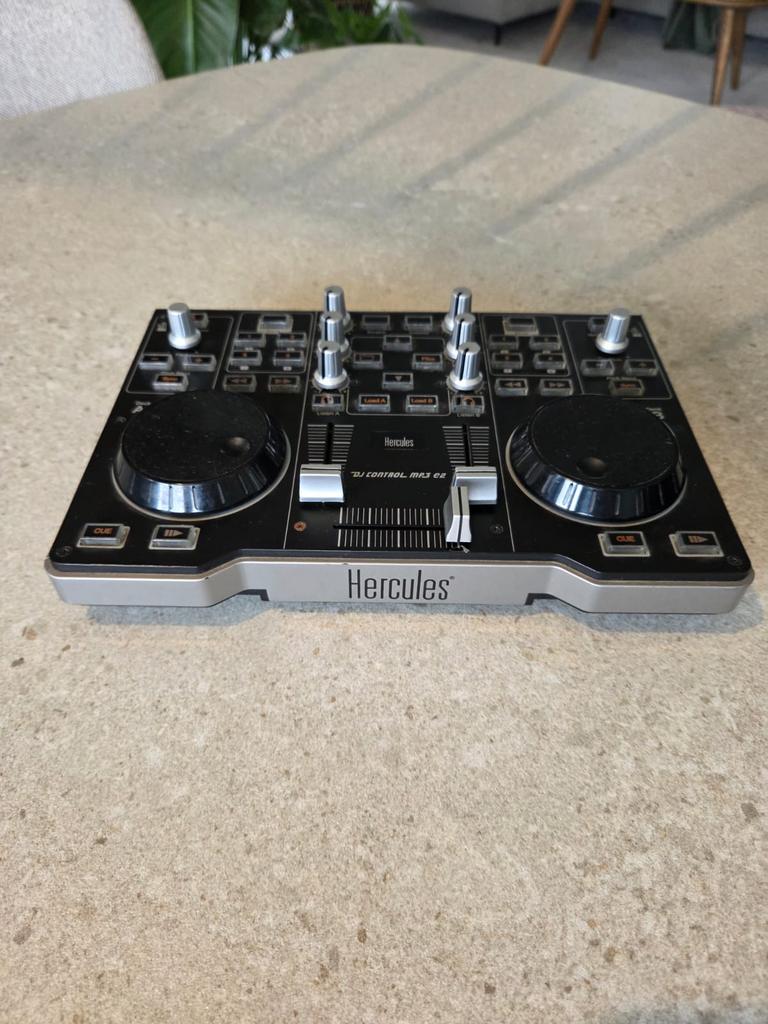 Hercules DJ control MP3 E2, Muziek en Instrumenten, Dj-sets en Draaitafels, Ophalen, Zo goed als nieuw