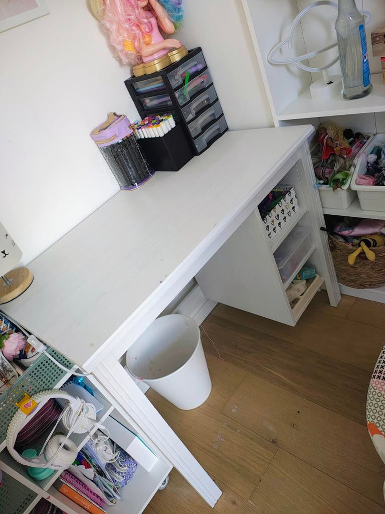 Bureau Ikea enfant, Enlèvement