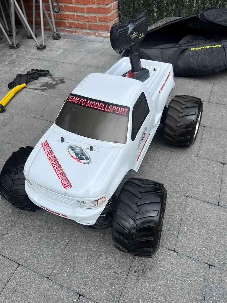 Fg monstertruck, Hobby en Vrije tijd, Ophalen, Zo goed als nieuw