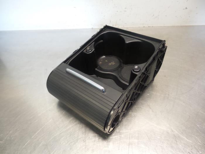 Porte-gobelet d'un Volkswagen Passat (Passat 05-), -, 3 mois de garantie, Utilisé, -