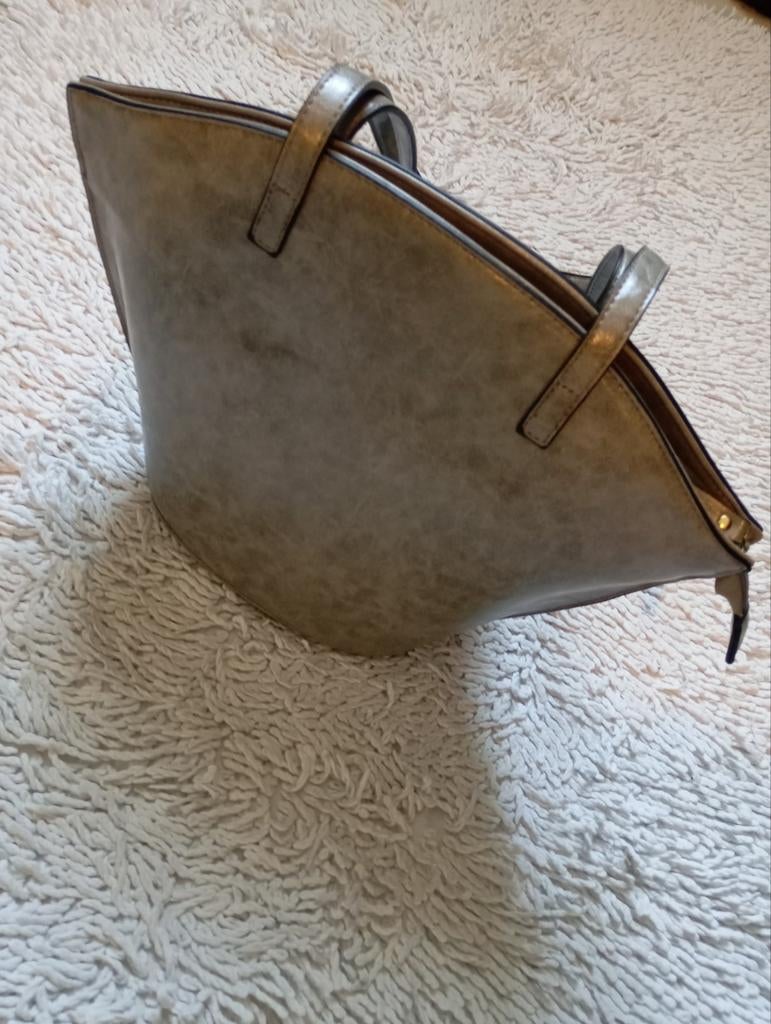 Sac à main en cuir gris métallisé par Ines Delaure, Enlèvement ou Envoi